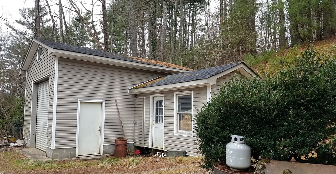 30 Kentwood Dr., Weaverville, NC 28787 Gibbs Realty & Auction Co., Inc.